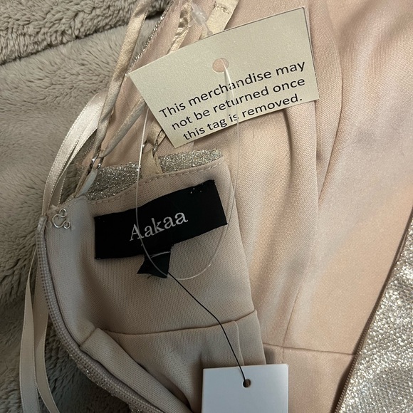 Aakaa glits and glam dress - Picture 5 of 9